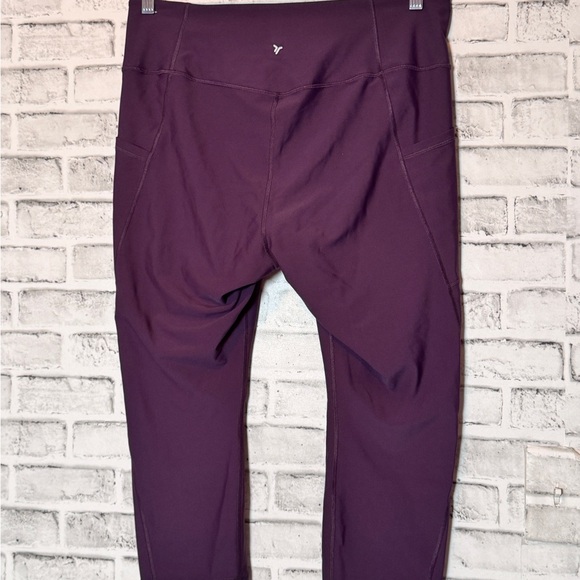 Old Navy Active High-Rise Leggings XL Dark Purple capri cropped length pockets - Picture 3 of 5
